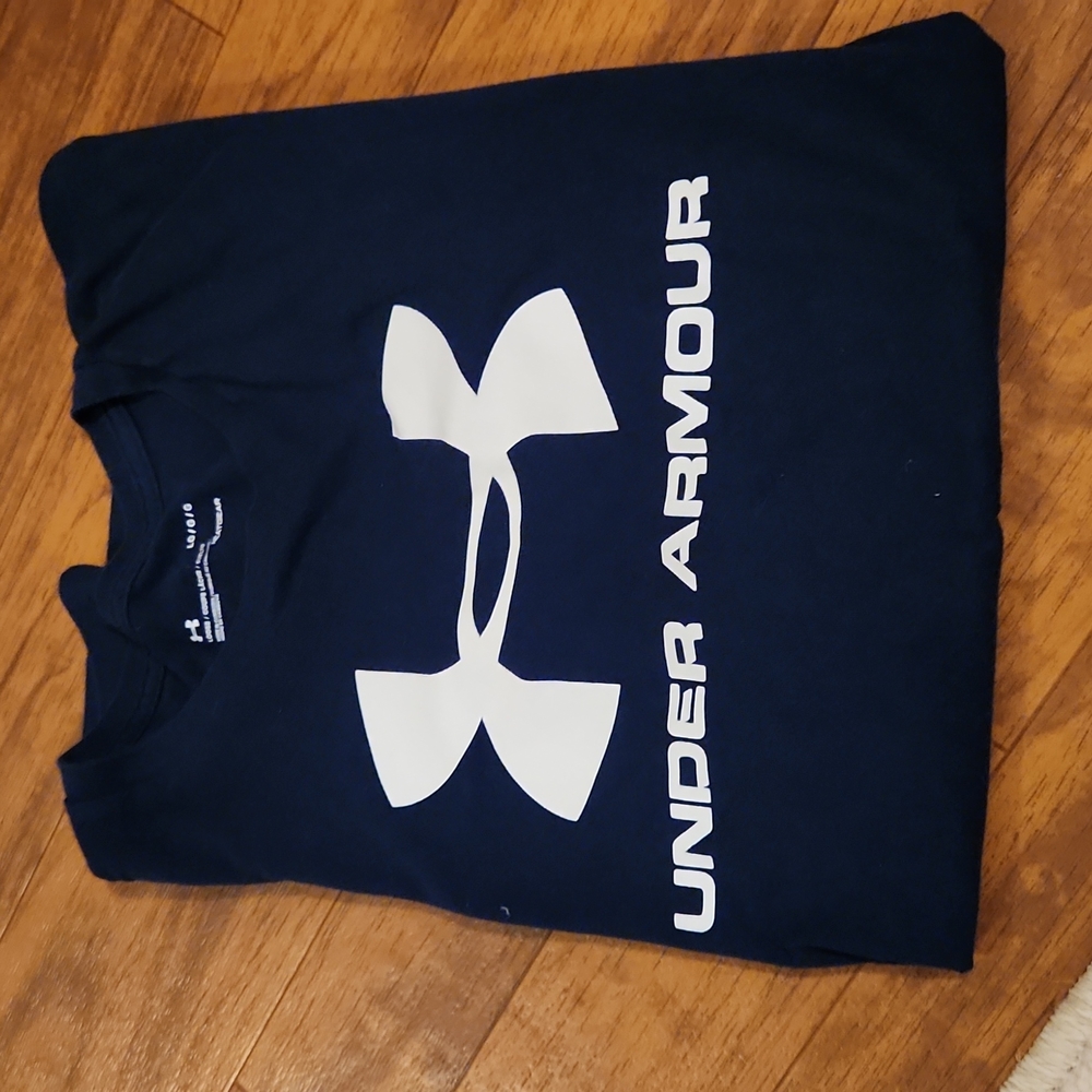 Under Armour tshirt